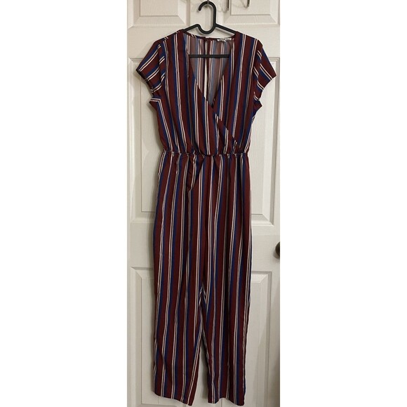 Charlotte Russe Pants - Charlotte Russe Women’s Burgundy Striped Jumpsuit Romper Size Medium Open Back